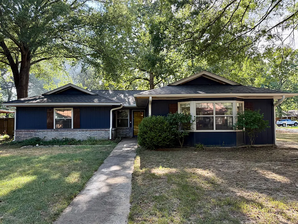 2013 Creekwood Dr