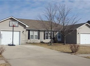 748 Pinewood St, Gardner, KS 66030