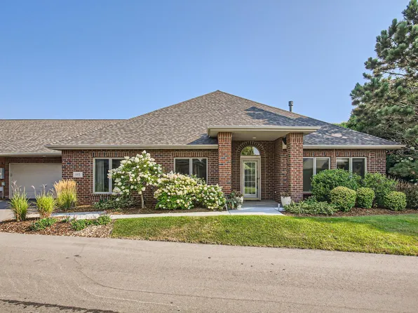 153 W Canyon Dr, Hudson, WI 54016