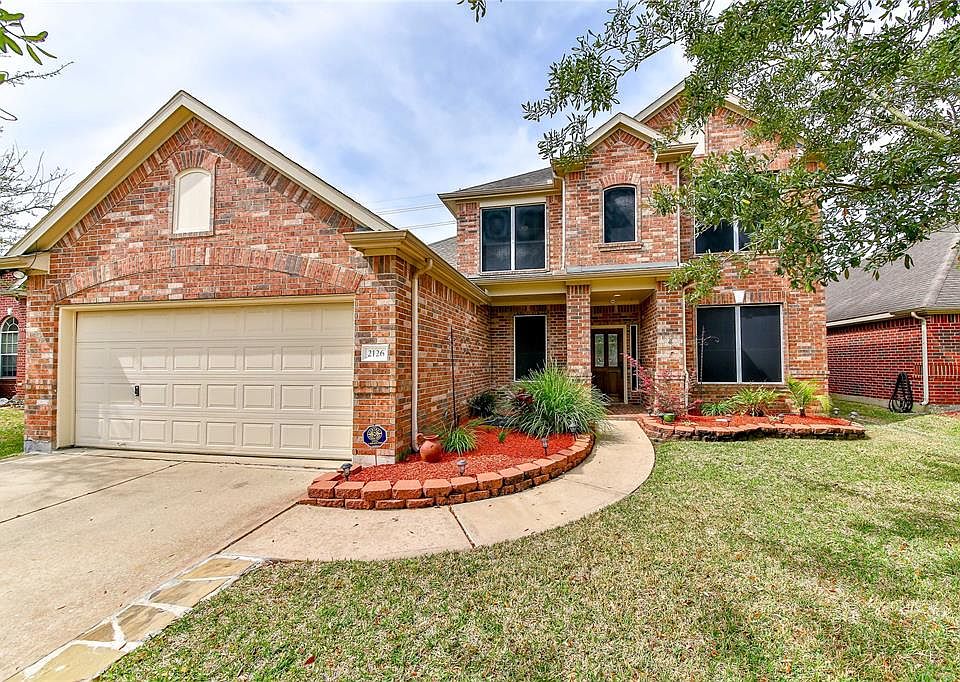 1st image of 2126 Longwood Dr