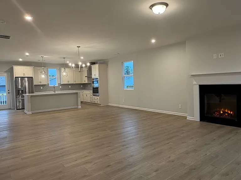 652 Devon Aly — Photo 17