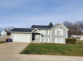 3265 Hazelnut Dr NW, Grand Rapids, MI 49504