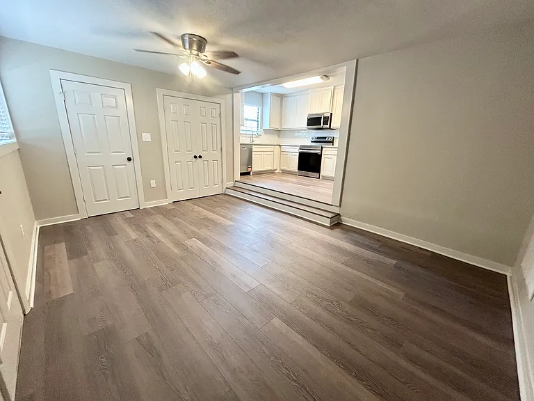 1606 N Travis St — Photo 13