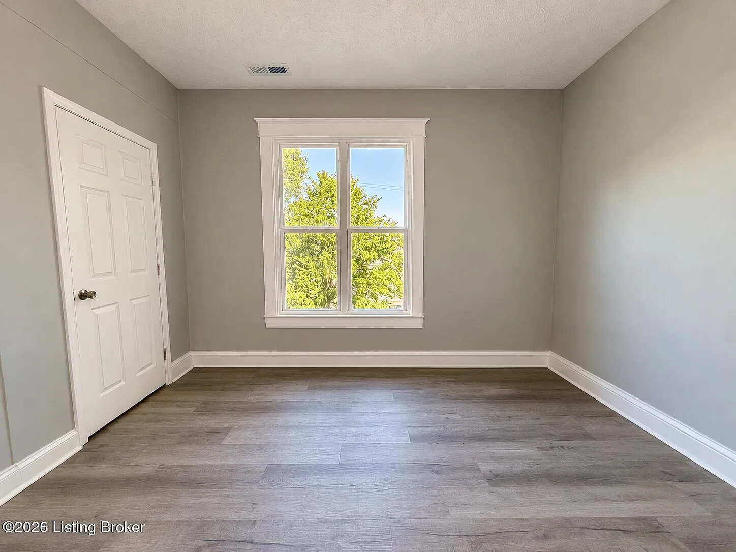 2 bed, 1.0 bath, 800 sqft, $1,050 — Photo 4