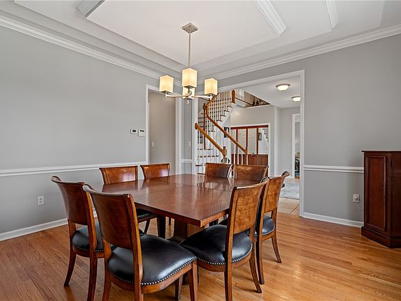 4th image of 114 Oakview Dr