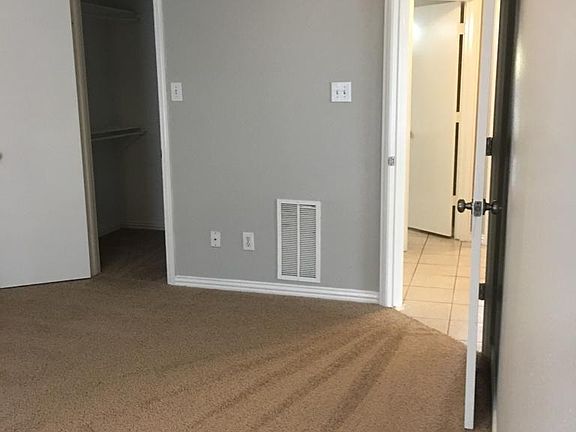 3rd image of 407B N Jackson Ave