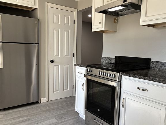 3rd image of 10 Tideview Path APT 1