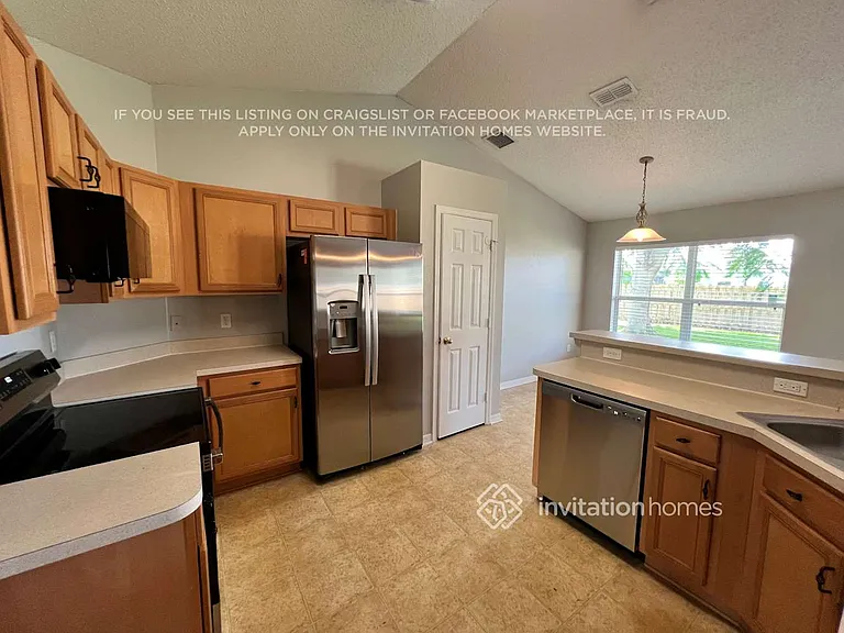 1080 SW McCoy Ave — Photo 7