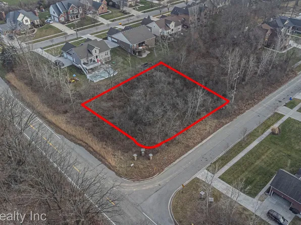 23287 Golfview Dr, Grosse Ile, MI 48138