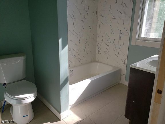 4th image of 73-75 N 13th St