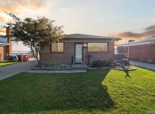 28744 Barkman St, Roseville, MI 48066