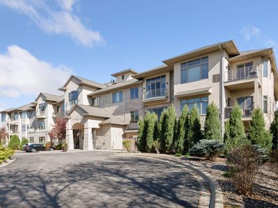 555 Oak Ridge Pl APT 150, Hopkins, MN, 55305