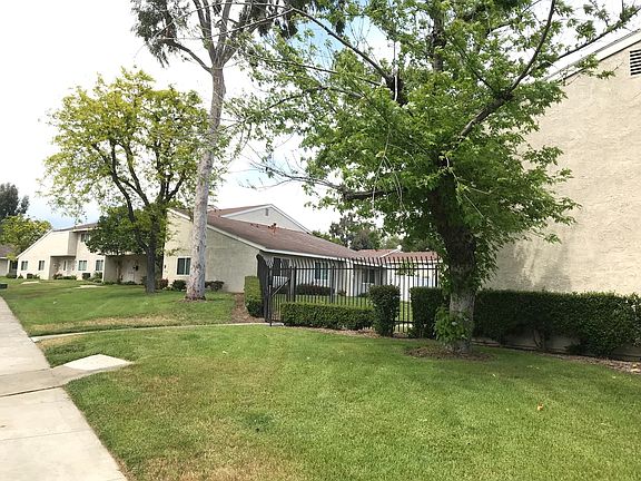 2nd image of 1418 N Elderberry Ave