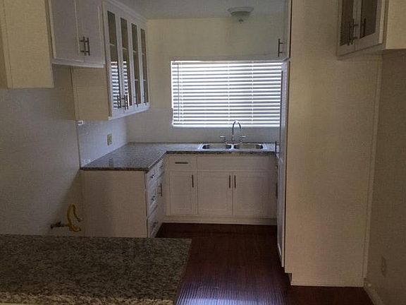 3rd image of 527 E Hazel St APT 4