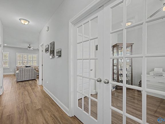 5th image of 3001 Henry Rd SE