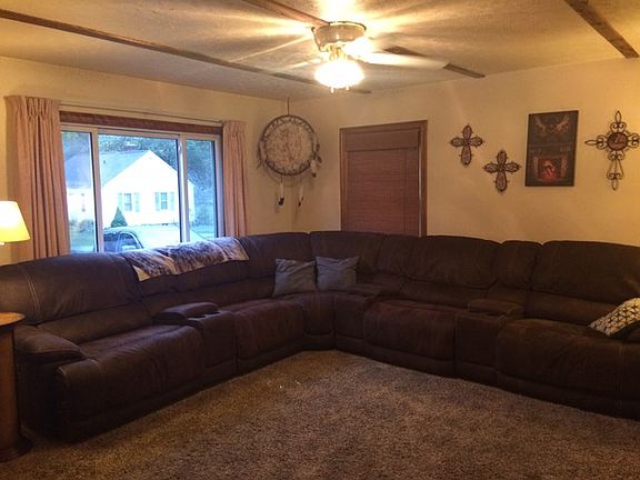 3rd image of 610 Parkside Dr