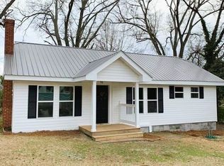 56 Stewart St, Toccoa, GA 30577