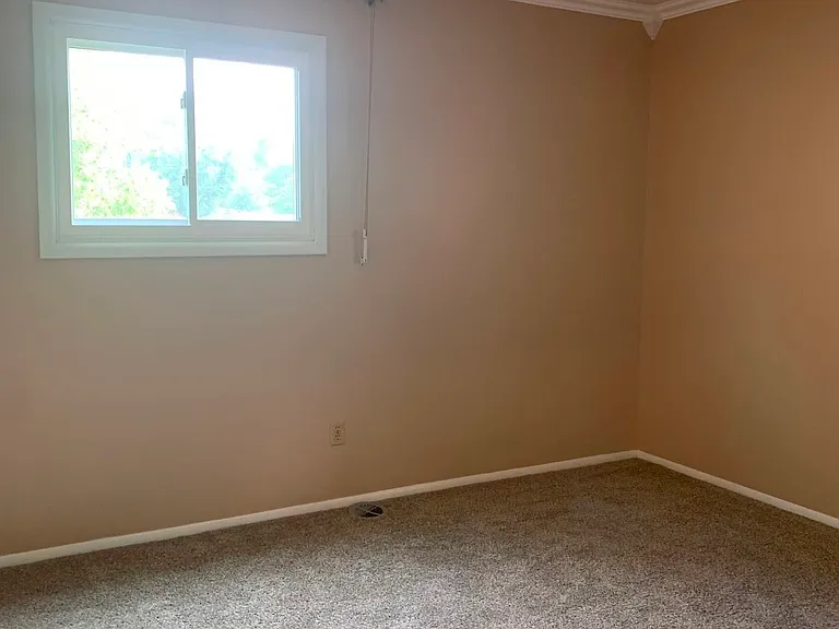480 Haverhill Cir — Photo 12