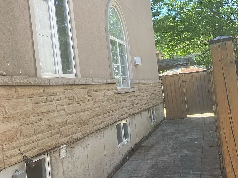 112 Homestead Rd #LOWER — Photo 12