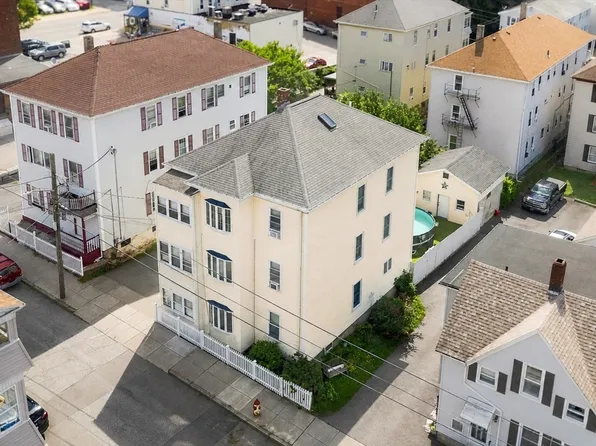 34 Everett St, Fall River, MA 02723