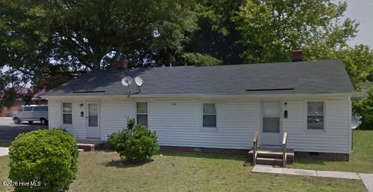 2 bed, 1.0 bath, $850 — Photo 1
