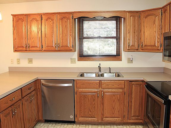 4th image of 3612 Monarch Cir