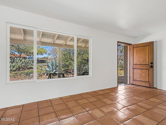 3rd image of 9932 N Calle Solano