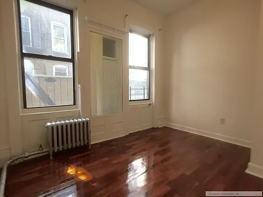 Rented by Sovereign Associates | media 12