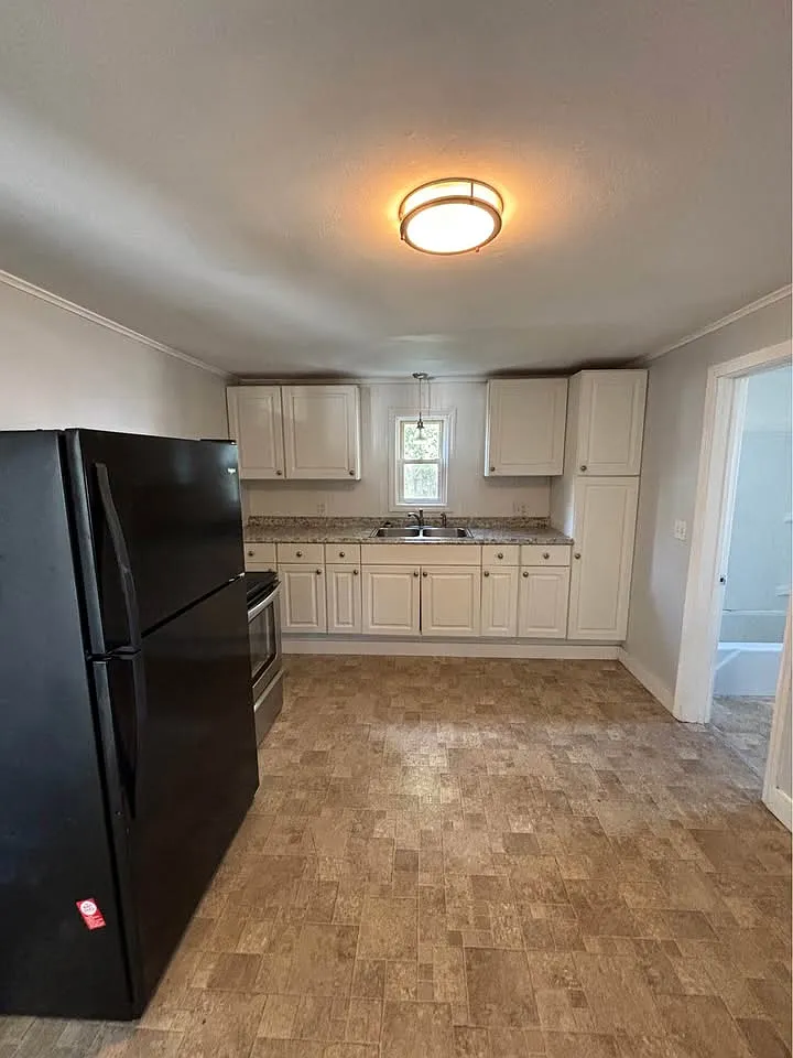 2 bed, 900 sqft, $2,100 — Photo 1
