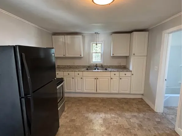 211 Hill St APT 102, Biddeford, ME 04005