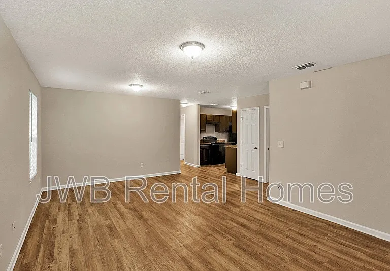 5658 Doeboy St — Photo 3