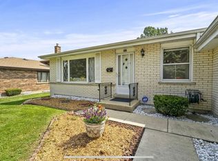 207 N Marcella Rd, Mount Prospect, IL 60056