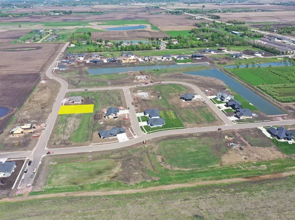 424 Andrew Ave, Harrisburg, SD 57032