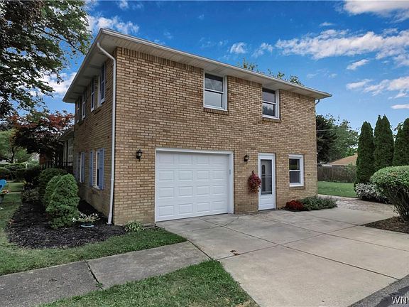 4th image of 116 Emerald Dr