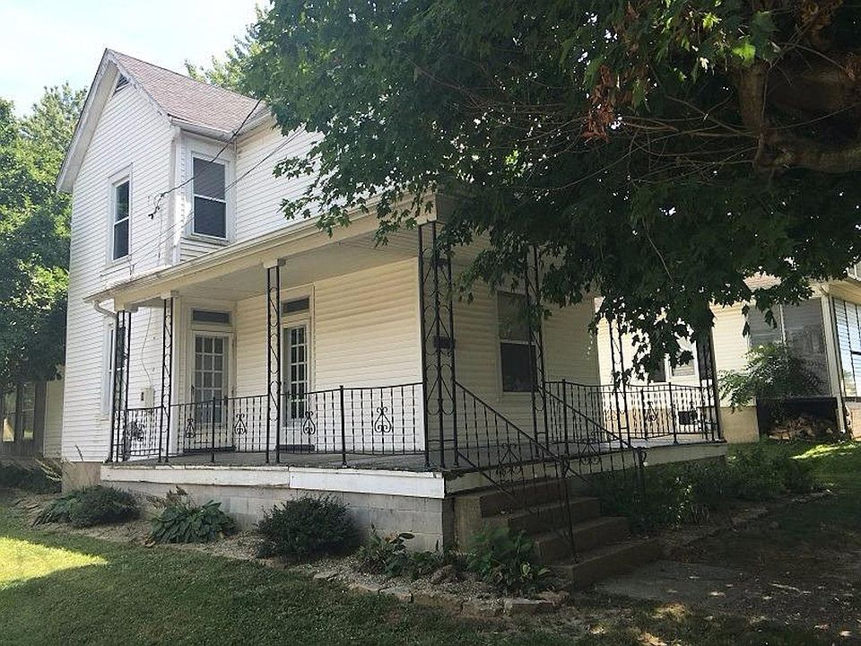 1st image of 450 S Elm St