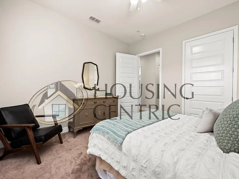 3061 Calypso Cir — Photo 44