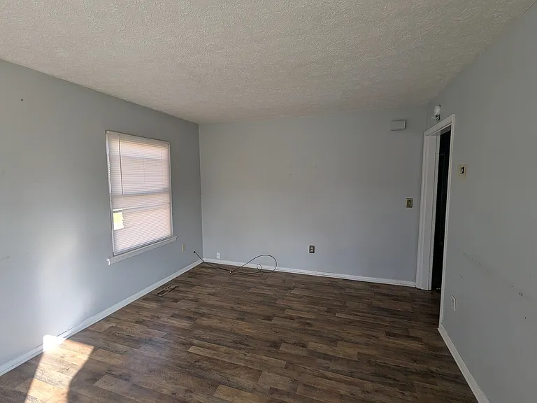1345 Leaning Tree Ln — Photo 4