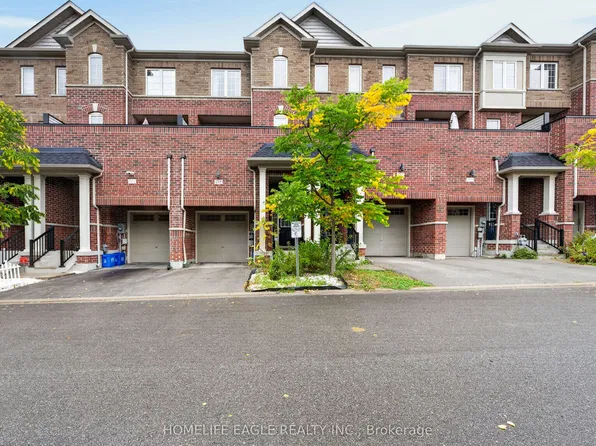 215 Harding Park St, Newmarket, ON L3Y 0E3