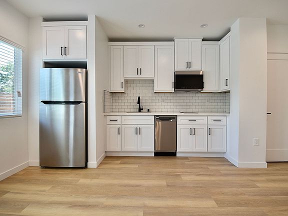 5th image of 849 N McCadden Pl #20