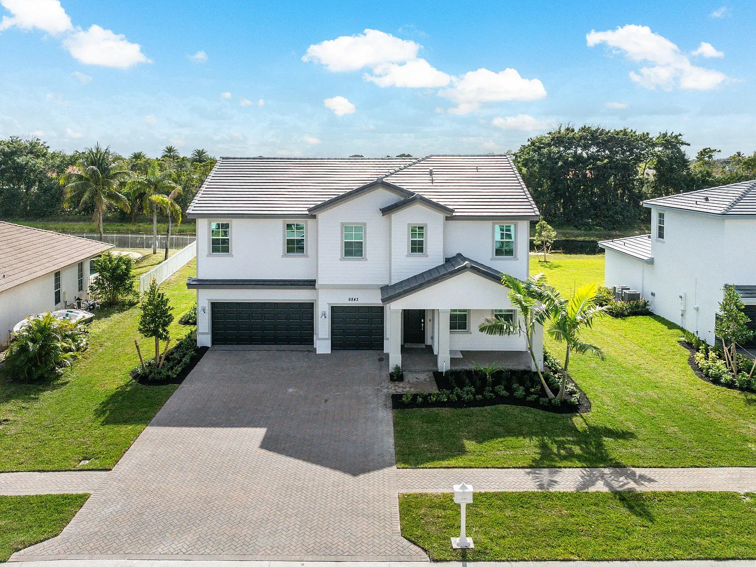 5 bed, 3.5 bath, 3325 sqft, $6,750 — Photo 4