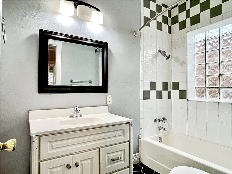 5325 Reiger Ave #1 — Photo 6