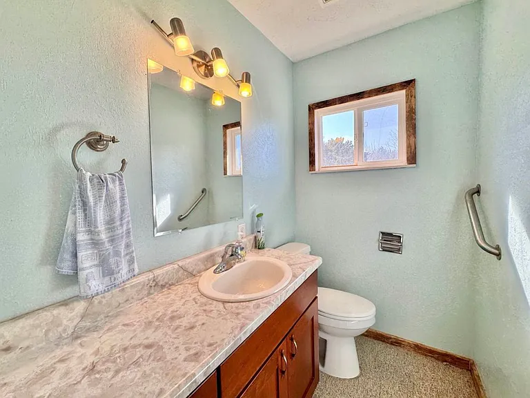 1560 El Monte Rd #B — Photo 4