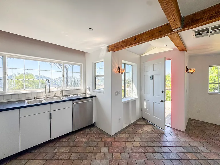 3050 Knob Dr — Photo 15