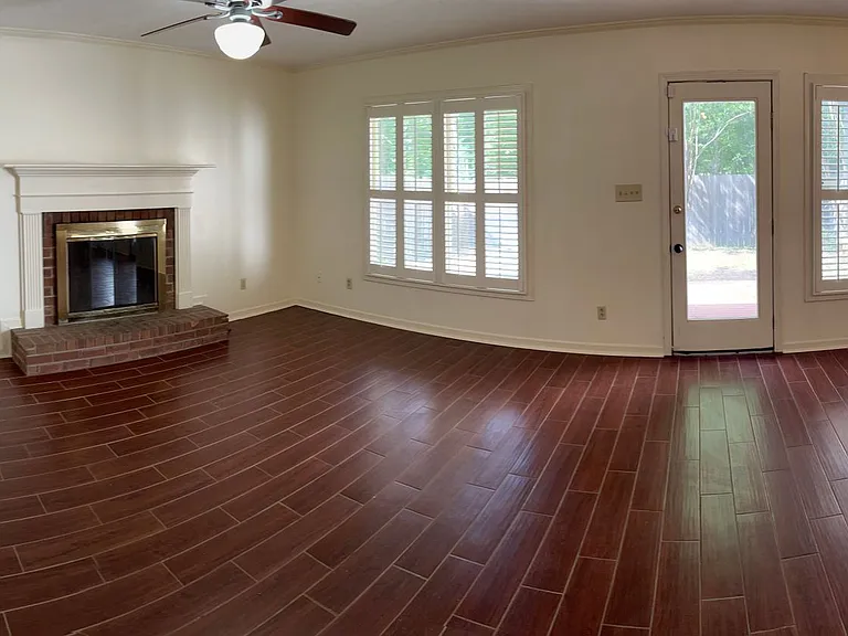 10 Foxcroft Ct — Photo 4