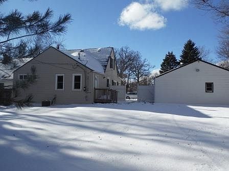 2nd image of 331 Grandview Dr