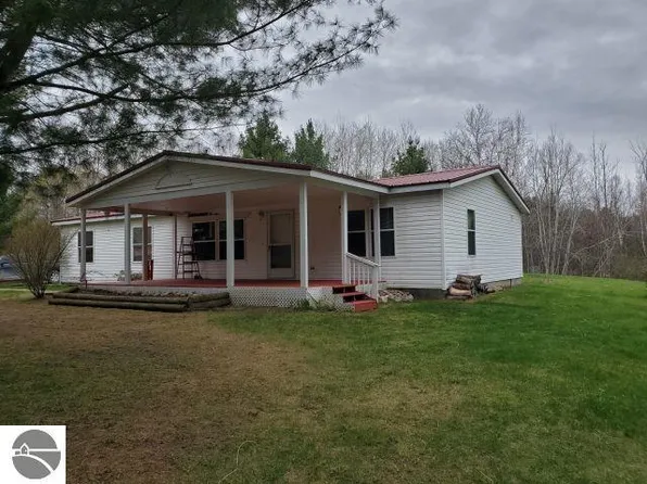 6626 Terry Ln, Hale, MI 48739