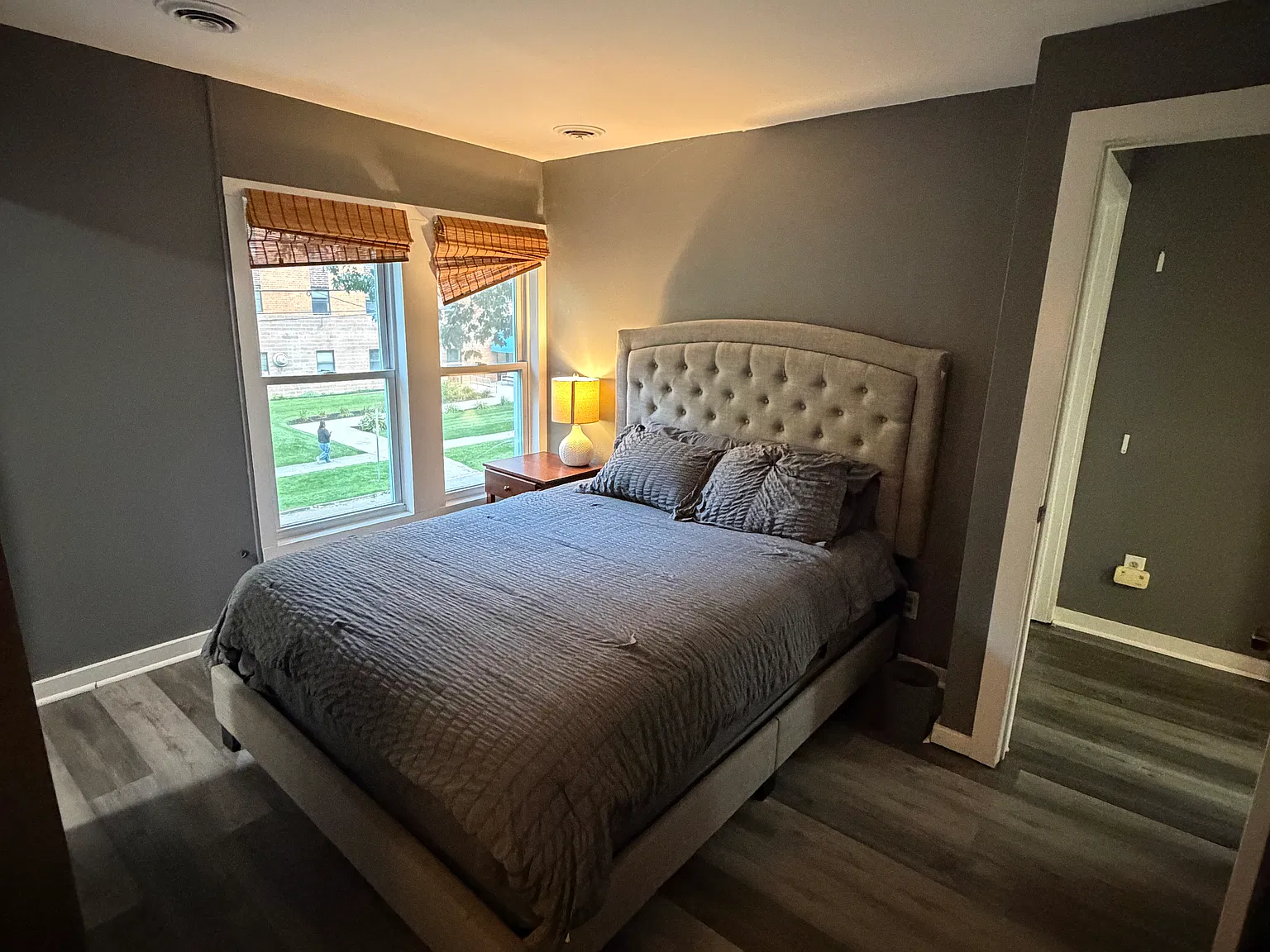 3 bed, 1.5 bath, $3,000 — Photo 2