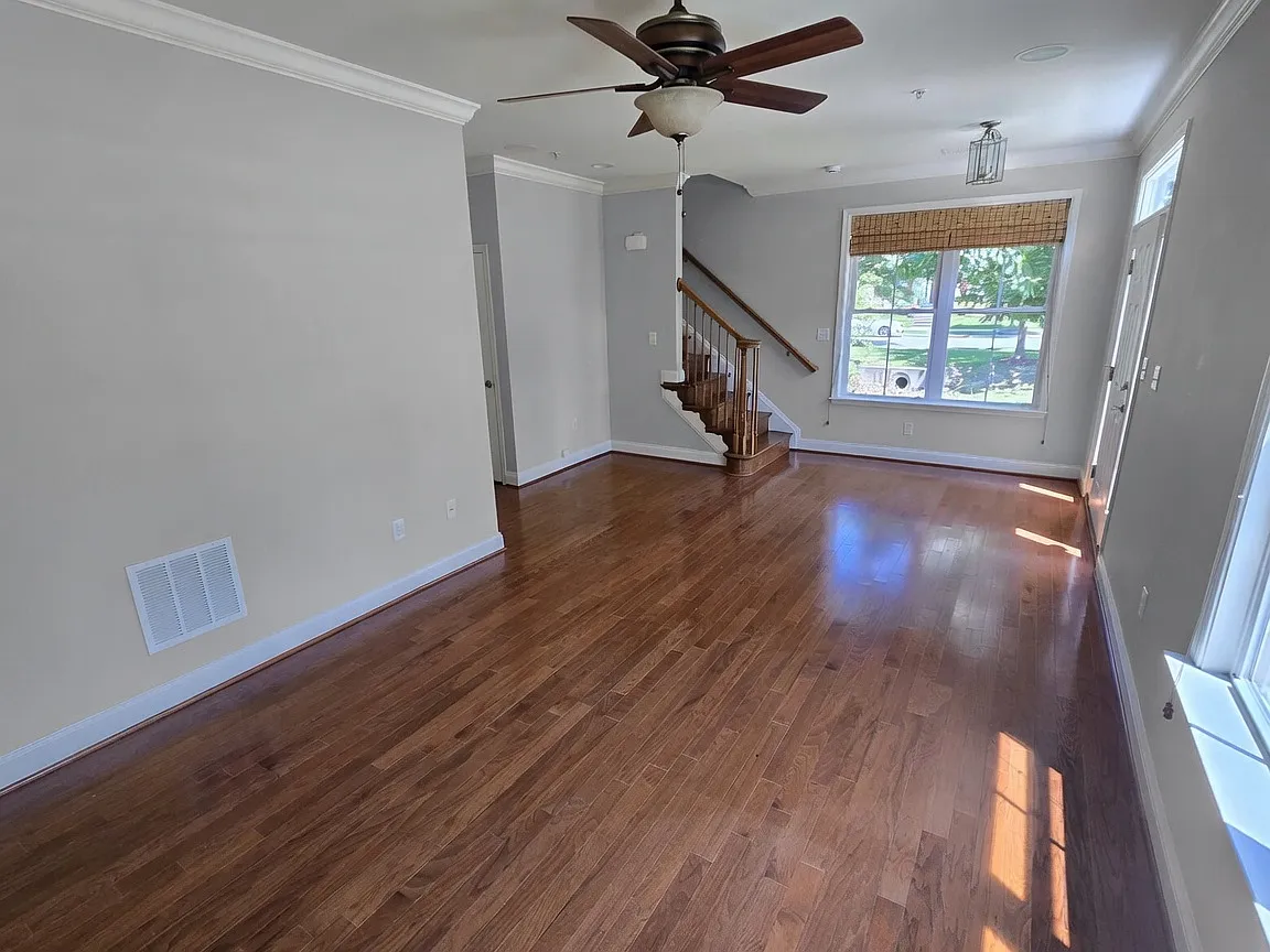 2 bed, 2304 sqft, $2,995 — Photo 4