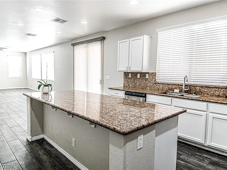 6545 Black Oaks St — Photo 23