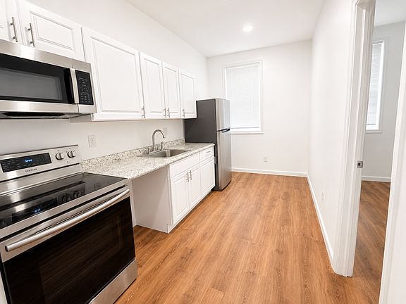 2nd image of 318 N Paca St #9
